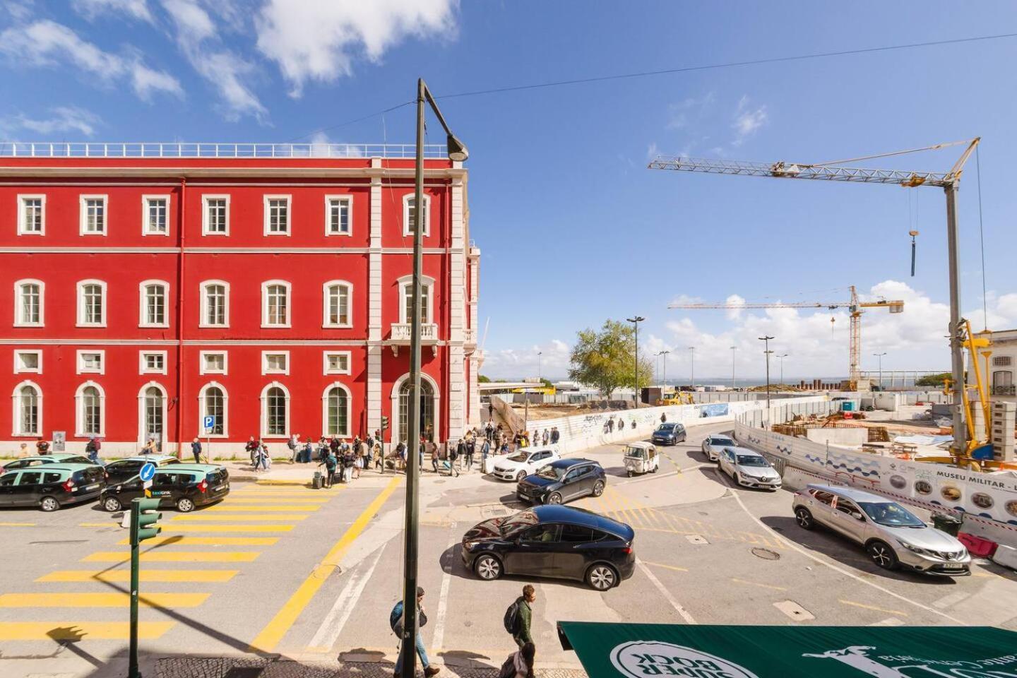 Modern 41br With Art & Tagus River Views * Lissabon