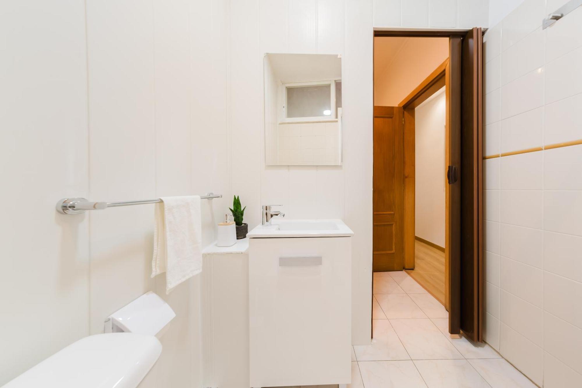 Apartment Modern 41br With Art & Tagus River Views Lisbon