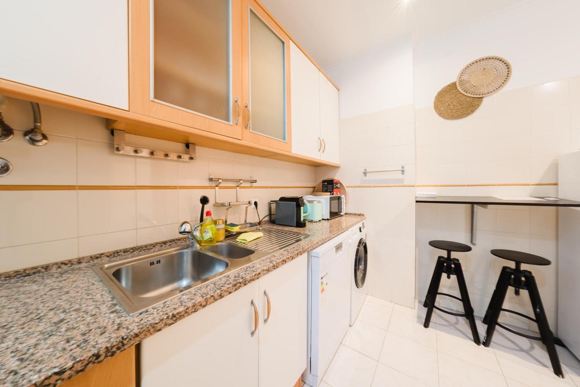 Modern 41br With Art & Tagus River Views * Lisbon