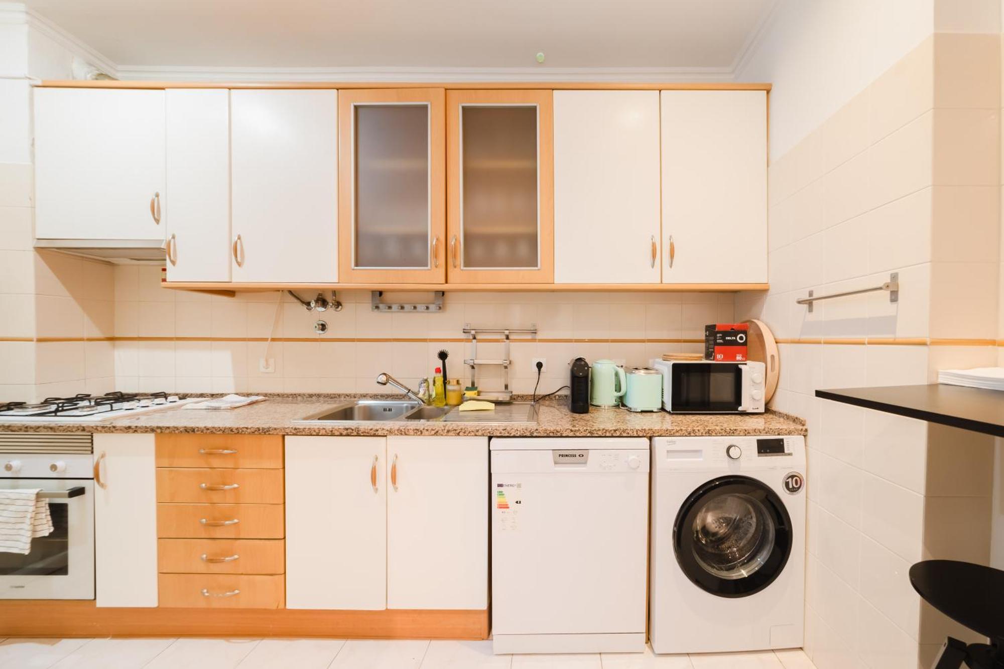 Apartment Modern 41br With Art & Tagus River Views Lisbon