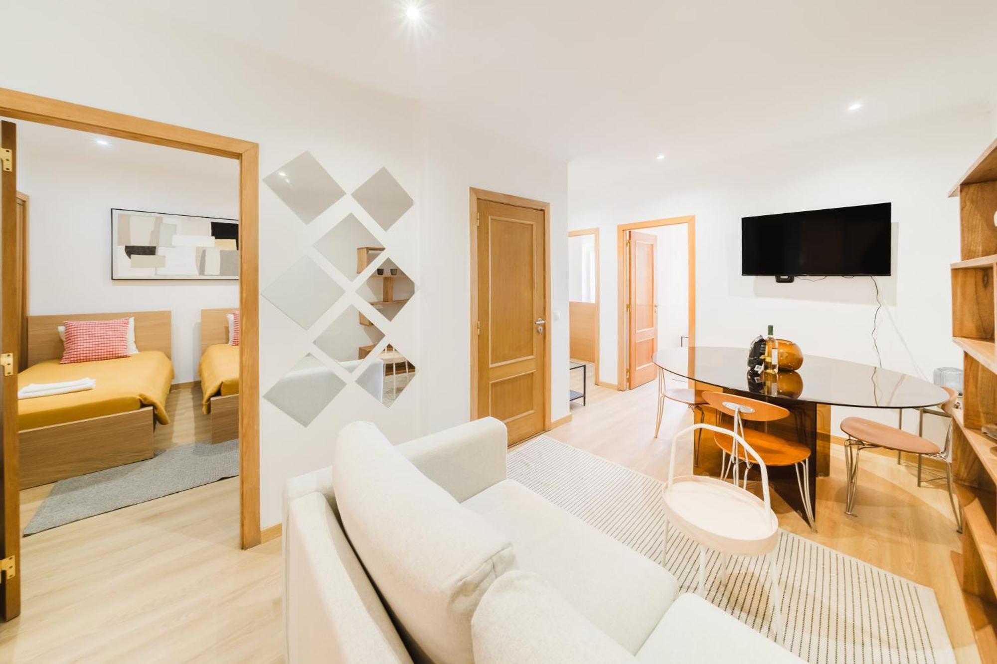 Modern 41br With Art & Tagus River Views