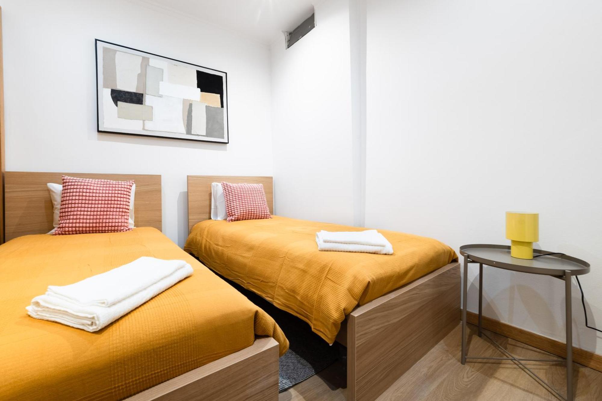 Modern 41br With Art & Tagus River Views * Lisboa
