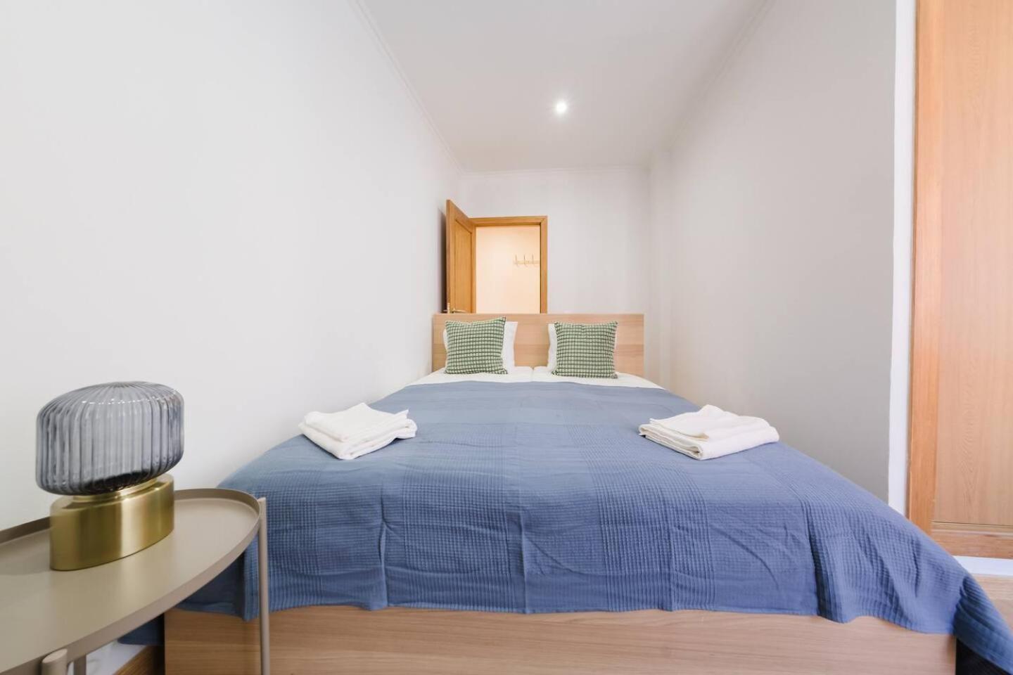 Modern 41br With Art & Tagus River Views Lisboa