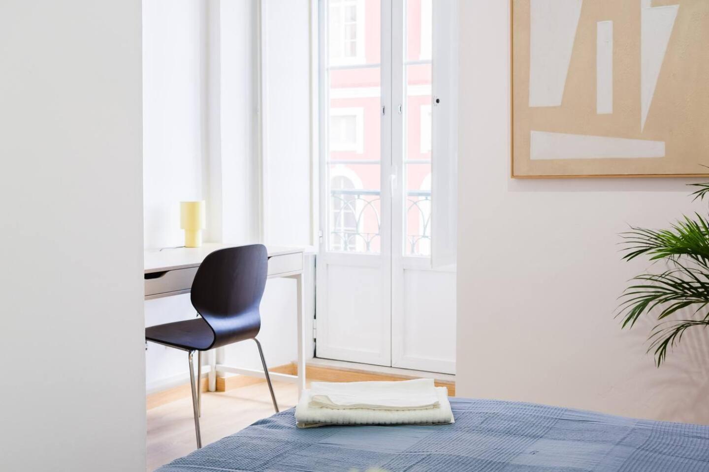 Modern 41br With Art & Tagus River Views Lisboa