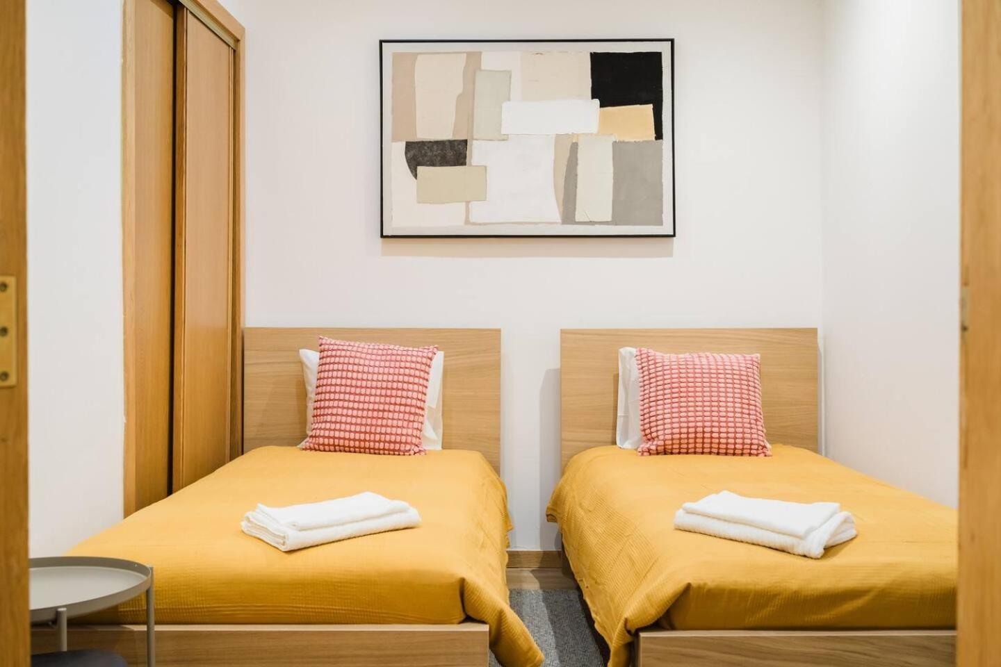 Modern 41br With Art & Tagus River Views * Lisboa