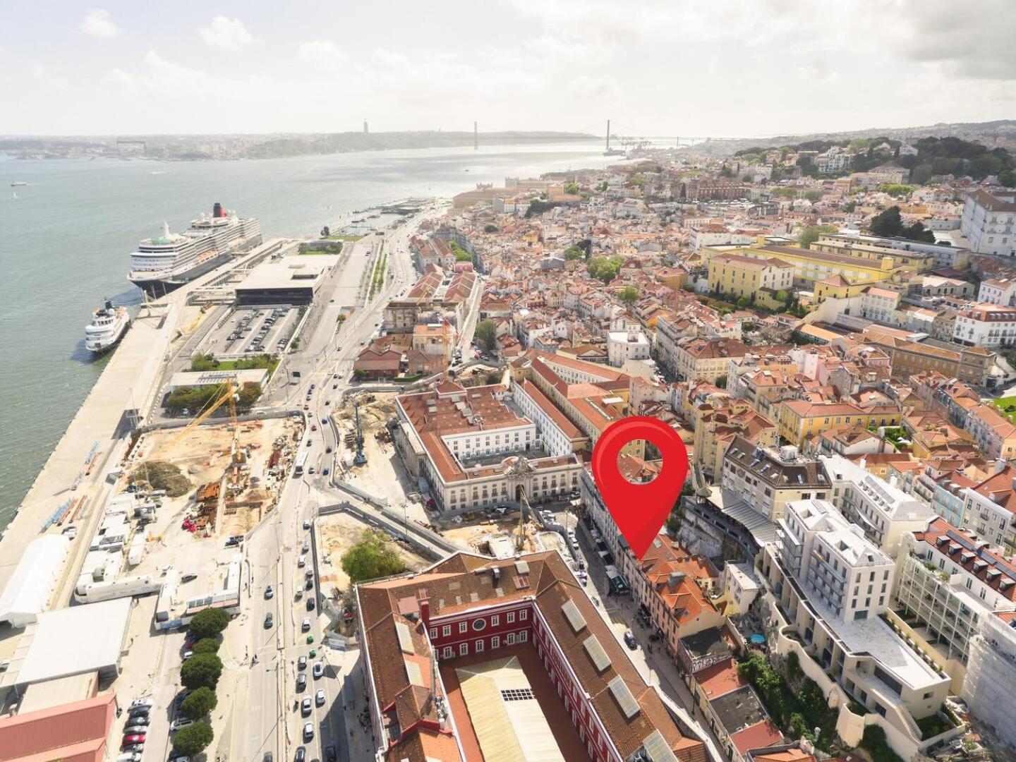 Apartamento Modern 41br With Art & Tagus River Views