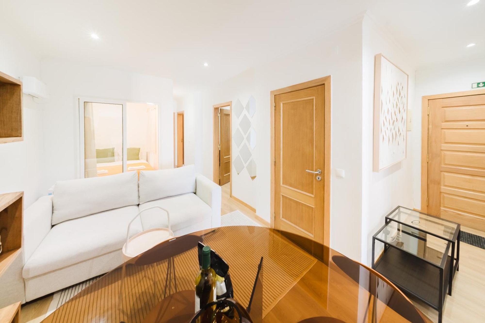 Modern 41br With Art & Tagus River Views *